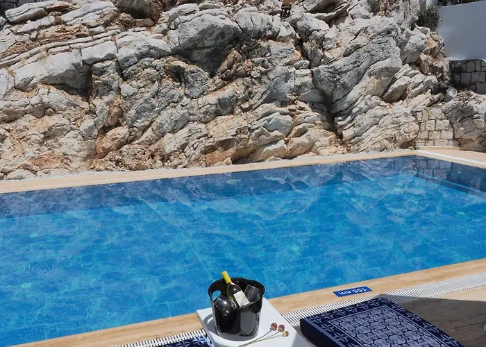 Oliva Mare Μαρμαρίς